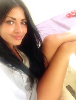 Полненькая брюнеточка из Чебоксары займется страстным сексом с парнем Полненькая брюнеточка из Чебоксары займется страстным сексом с парнем